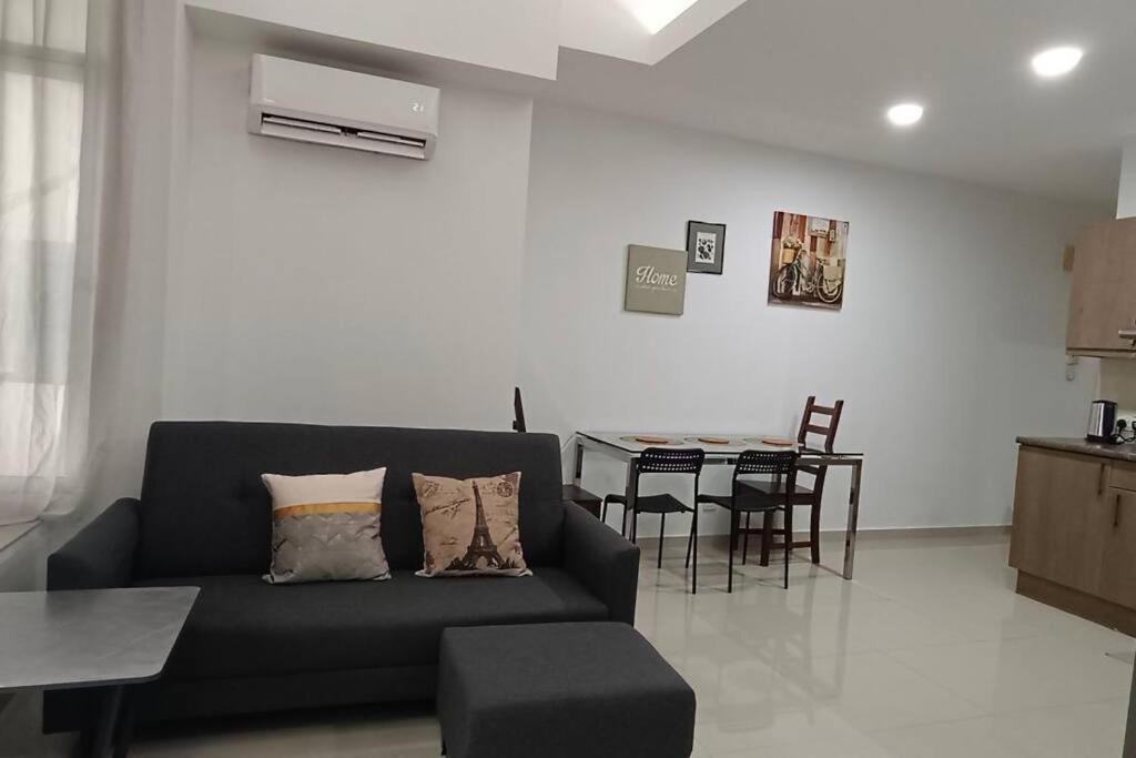 Klcc Newly Renovated Apartment Куала-Лумпур Экстерьер фото